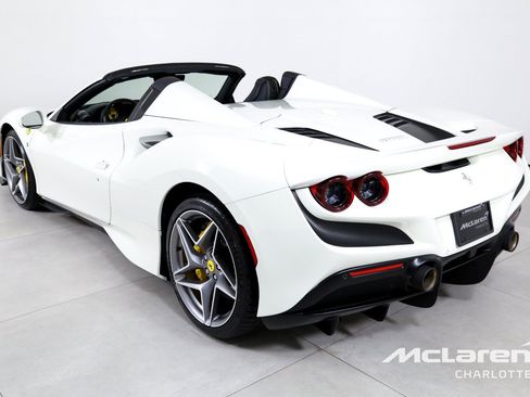Used 2021 Ferrari F8 Tributo RWD image 7