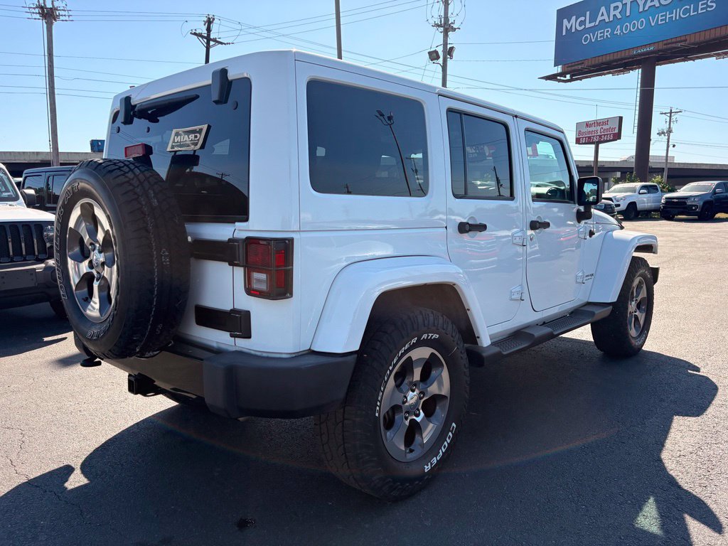 Used 2018 Jeep Wrangler Unlimited Sahara AWD/4WD image 8