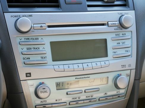 Used 2009 Toyota Camry image 22