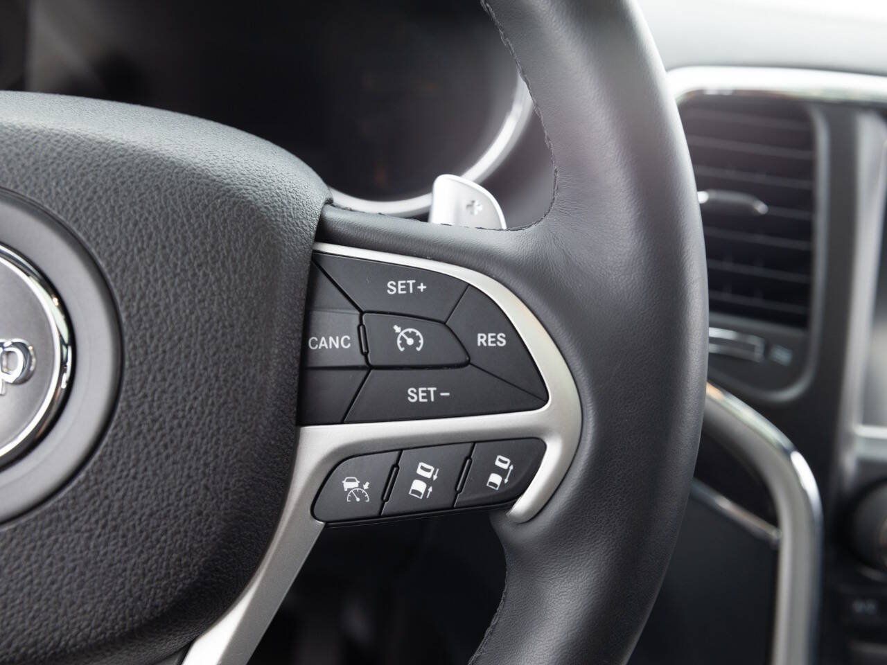 Used 2015 Jeep Grand Cherokee High Altitude AWD/4WD image 37