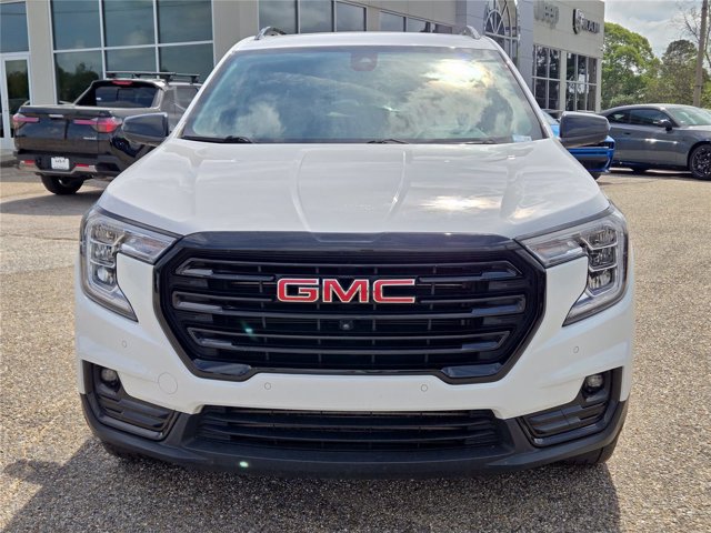 Used 2023 GMC Terrain SLT w/ Tech Package AWD/4WD image 3