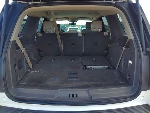 Used 2018 Ford Expedition XLT w/ Equipment Group 202A RWD image 8