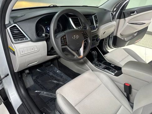 Used 2018 Hyundai Tucson SE AWD/4WD image 10