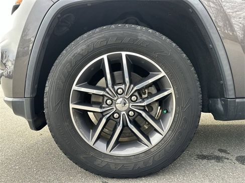 Used 2017 Jeep Grand Cherokee Limited w/ Trailer Tow Group IV image 11