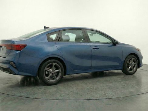 Used 2025 Kia K4 LXS image 9