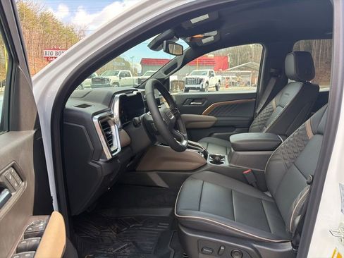 Used 2026 GMC Canyon Denali image 8