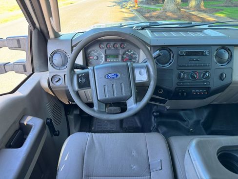 Used 2010 Ford F550 4x4 Crew Cab Super Duty image 16