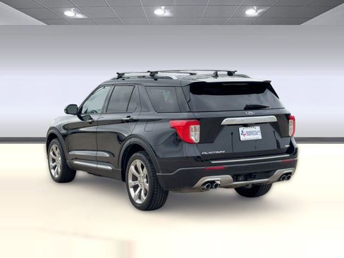 Used 2020 Ford Explorer Platinum w/ Premium Technology Package image 3