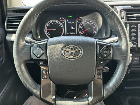 Used 2020 Toyota 4Runner TRD Off-Road Premium w/ Moonroof Package AWD/4WD image 19