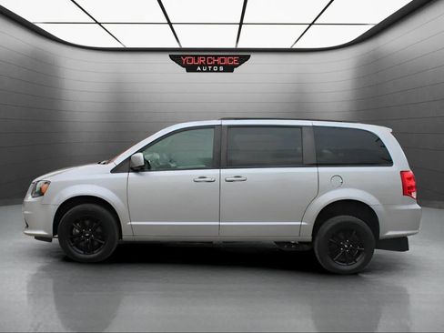 Used 2019 Dodge Grand Caravan GT image 3