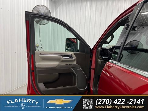 Used 2025 Chevrolet Silverado 3500 LTZ w/ LTZ Premium Package AWD/4WD image 8