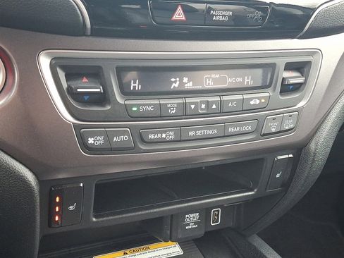 Used 2022 Honda Pilot Special Edition image 17