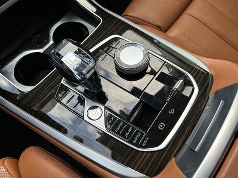Used 2021 BMW X7 xDrive40i w/ Executive Package AWD/4WD image 18