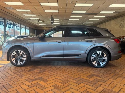 Used 2021 Audi e-tron Premium w/ Convenience Plus Package image 5