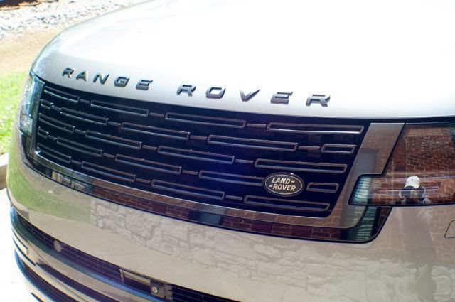 Used 2023 Land Rover Range Rover Long Wheelbase Autobiography AWD/4WD image 10