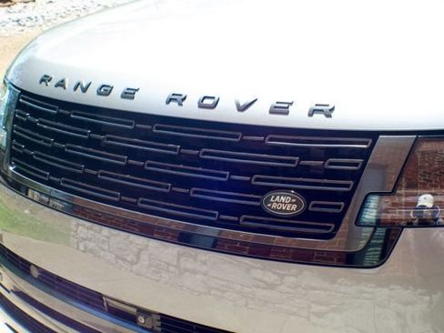 Used 2023 Land Rover Range Rover Long Wheelbase Autobiography AWD/4WD image 10
