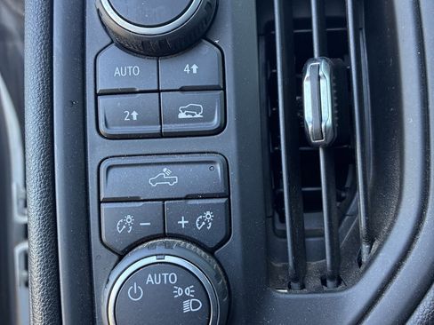 Used 2022 Chevrolet Silverado 1500 Custom image 7