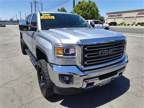 Used 2015 GMC Sierra 2500 SLT w/ Duramax Plus Package AWD/4WD image 3