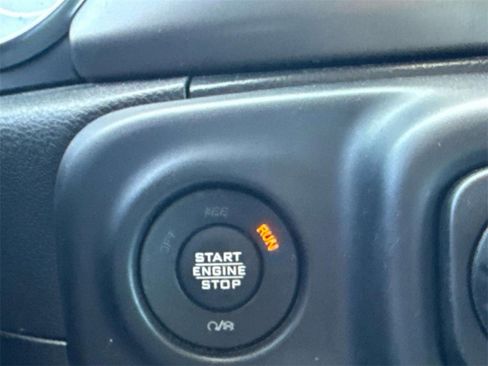 Used 2023 Jeep Gladiator Sport image 18