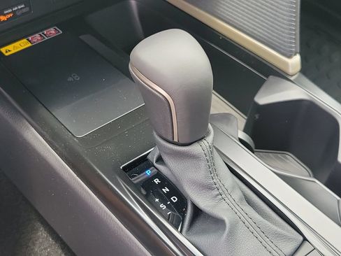 Used 2026 Toyota Camry SE FWD image 28