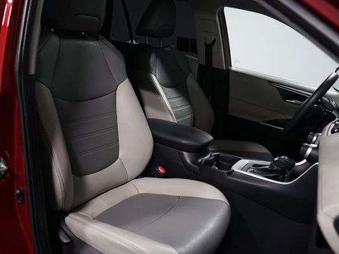 Certified 2021 Toyota RAV4 XLE Premium image 27