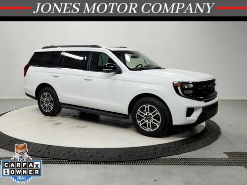 Used 2025 Ford Expedition Active AWD/4WD image 1