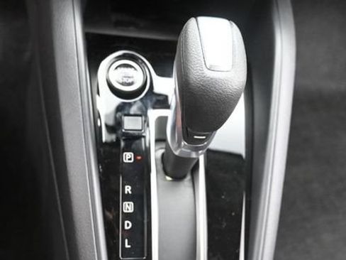 New 2025 Nissan Versa SR w/ Trunk Package FWD image 22