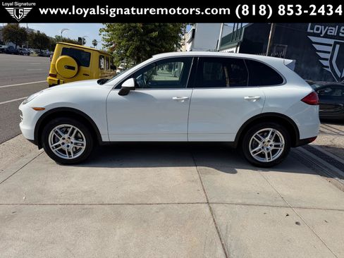 Used 2014 Porsche Cayenne Platinum Edition AWD/4WD image 4