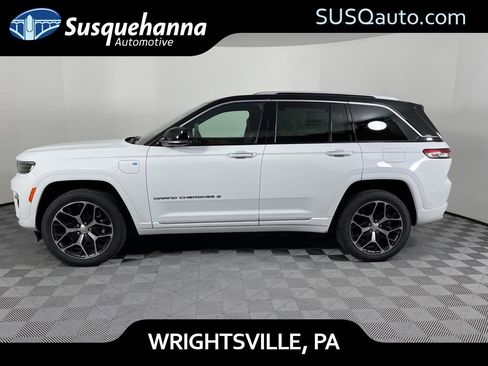 Used 2022 Jeep Grand Cherokee Summit image 3