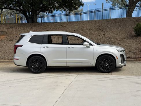 Used 2020 Cadillac XT6 Premium Luxury image 2