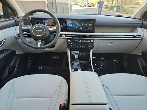 Used 2025 Hyundai Tucson SEL FWD image 14