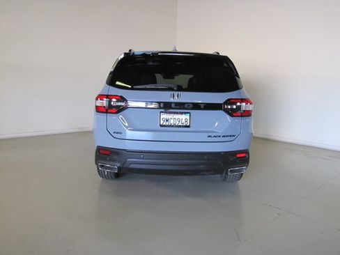 Certified 2025 Honda Pilot Black Edition image 25
