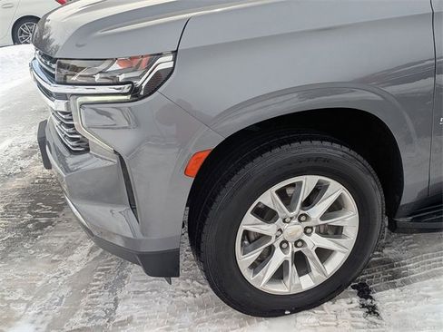 Used 2021 Chevrolet Suburban Premier w/ Premium Package image 9