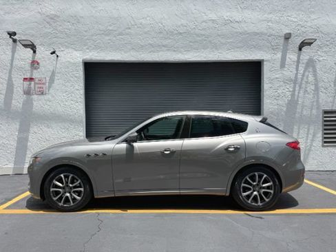 Used 2019 Maserati Levante AWD/4WD image 3