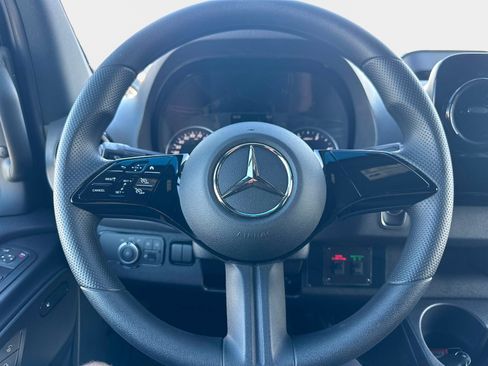Used 2025 Mercedes-Benz Sprinter 3500 image 30
