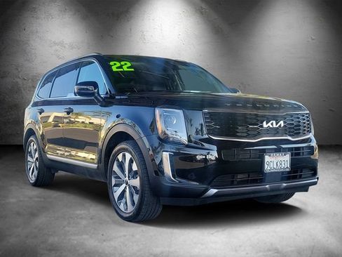 Used 2022 Kia Telluride S FWD image 2