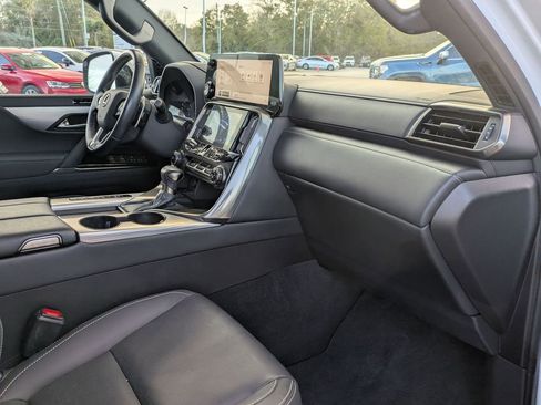 Used 2023 Lexus LX 600 F Sport w/ Accessory Package (Z1) image 27