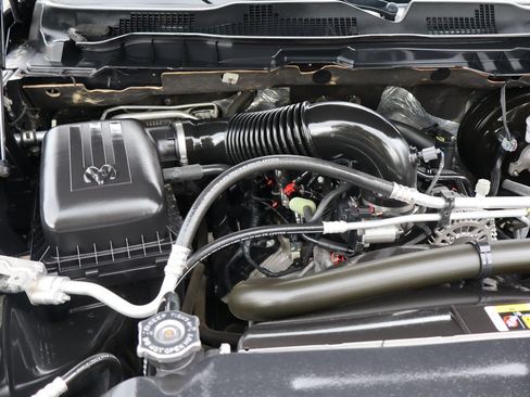 Used 2020 RAM 1500 Classic SLT RWD image 37