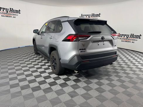 Used 2022 Toyota RAV4 XLE w/ Convenience Package image 11