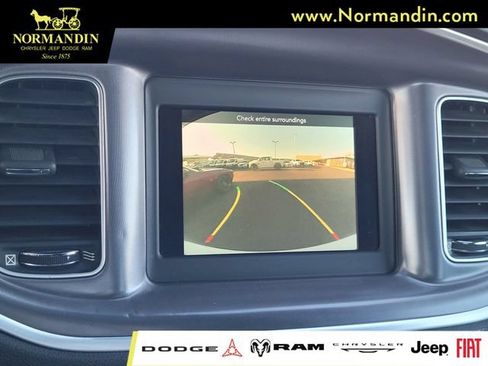 Used 2019 Dodge Charger SXT RWD image 10
