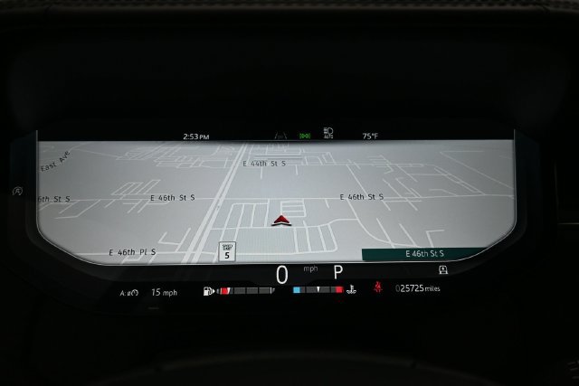 Used 2024 Land Rover Range Rover SV AWD/4WD image 5