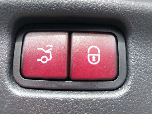 Used 2024 Mercedes-Benz C 300 Sedan image 15