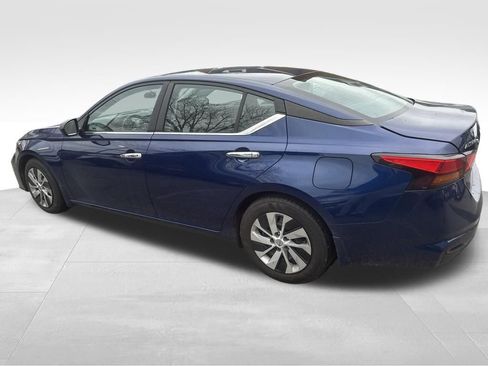 Used 2024 Nissan Altima 2.5 S image 11