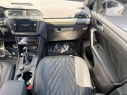 Certified 2024 Volkswagen Tiguan SE R-Line AWD/4WD image 28