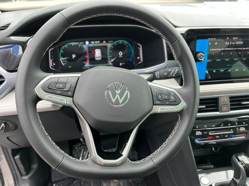 New 2026 Volkswagen Taos SEL AWD/4WD image 18