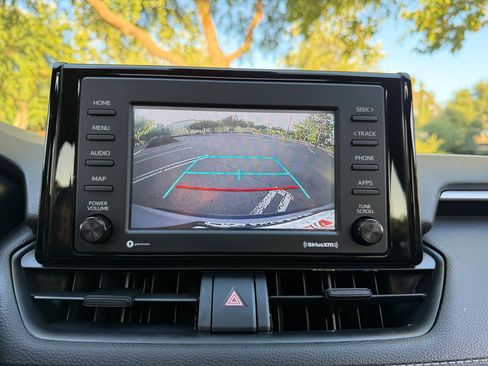 Used 2021 Toyota RAV4 XLE w/ Convenience Package FWD image 37