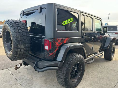 Used 2016 Jeep Wrangler Unlimited Sahara AWD/4WD image 5