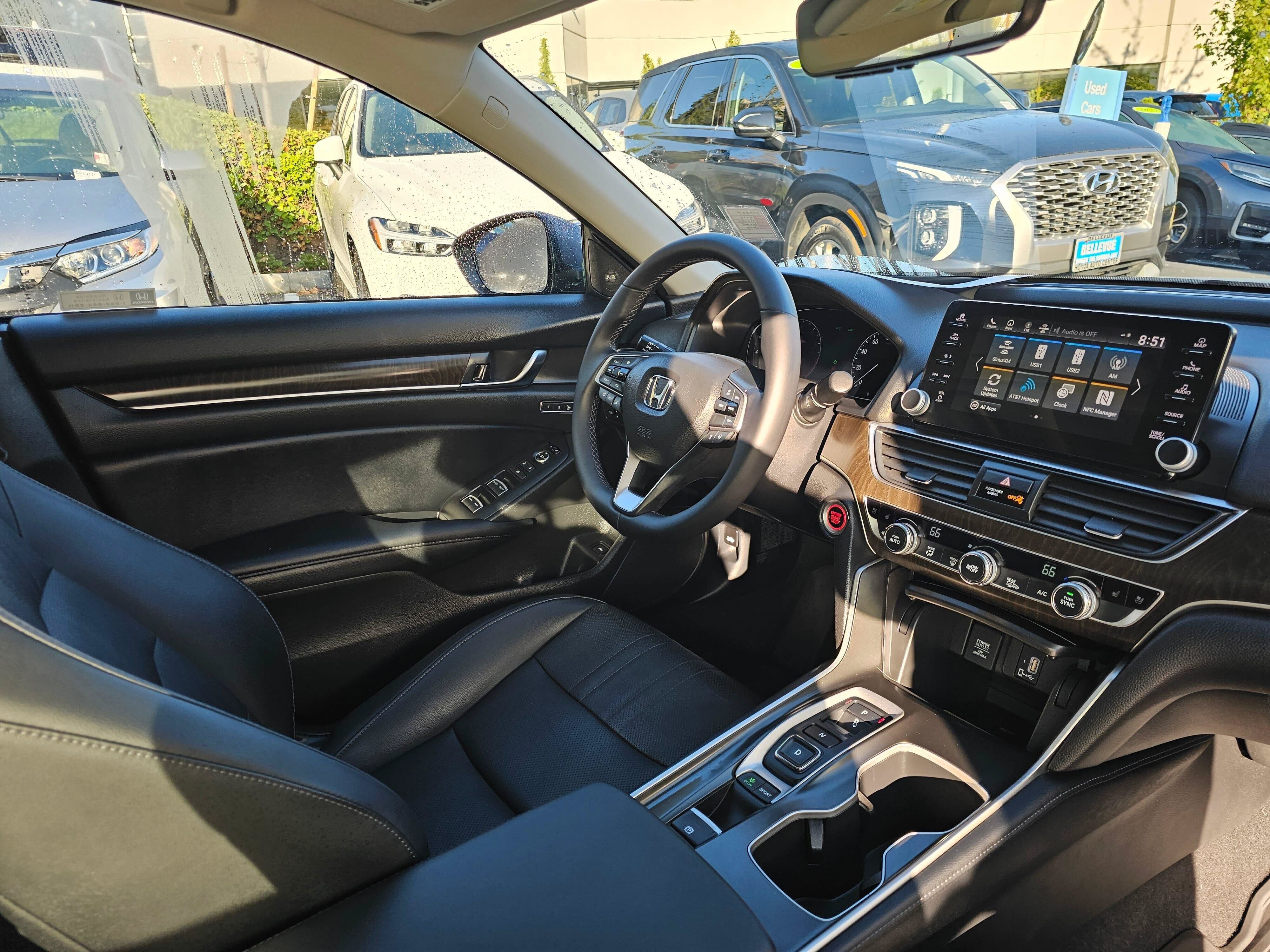 Used 2018 Honda Accord Touring image 10