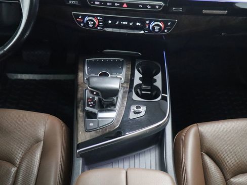 Used 2017 Audi Q7 3.0T Prestige w/ Prestige Package image 26