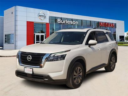New 2025 Nissan Pathfinder SV w/ SV Premium Package